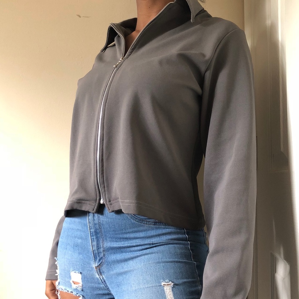 Grey Goddess Collared Full Sip